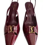 Channel Pointed Toe in a Gold-tone