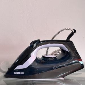German Chef GC-1012 steam iron